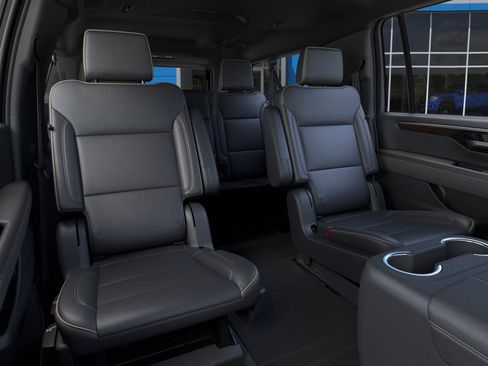 New 2026 Chevrolet Suburban Premier w/ Sun And Tow Package AWD/4WD image 17