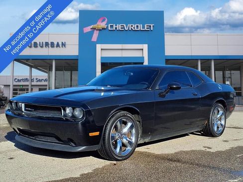 Used 2014 Dodge Challenger SXT w/ Super Sport Group (SS/T) image 1