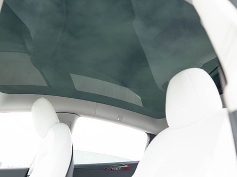 Used 2022 Tesla Model Y Performance image 34