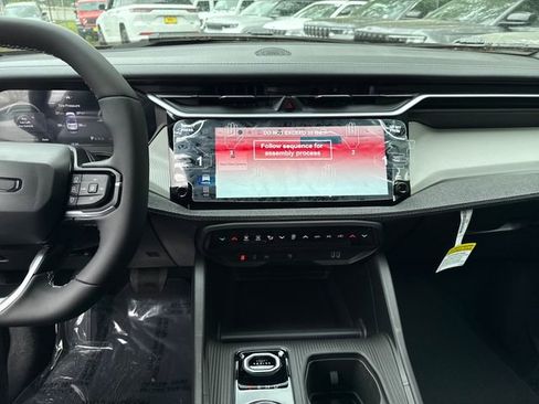 New 2026 Jeep Cherokee Laredo AWD/4WD image 21