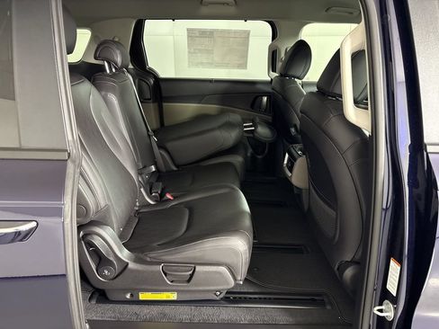 New 2026 Kia Carnival EX FWD image 45