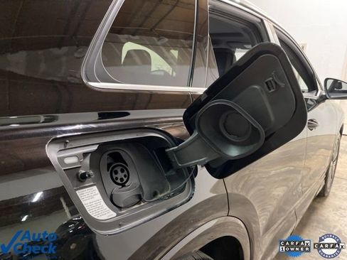 Used 2024 Audi Q4 e-tron Premium image 89