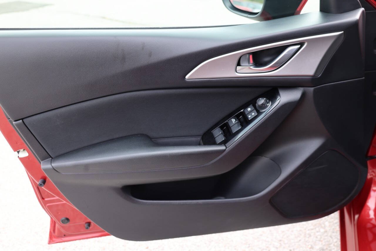 Used 2018 MAZDA MAZDA3 Sport FWD image 12