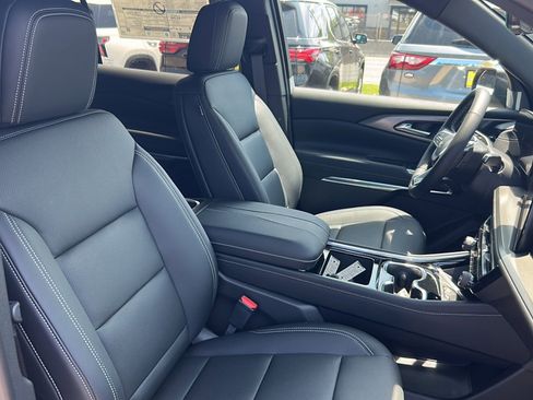 New 2026 Chevrolet Traverse LT w/ Driver Confidence Package AWD/4WD image 13