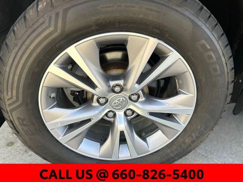 Used 2014 Toyota Highlander XLE image 4