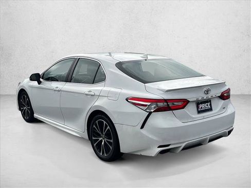 Used 2020 Toyota Camry SE image 5