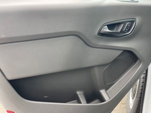 New 2026 Ford Transit 250 148 Medium Roof RWD image 10