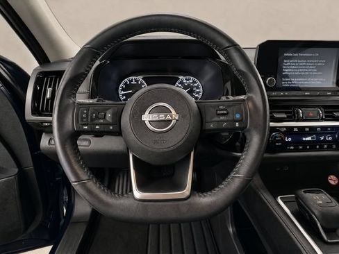 Used 2025 Nissan Pathfinder SV FWD image 15