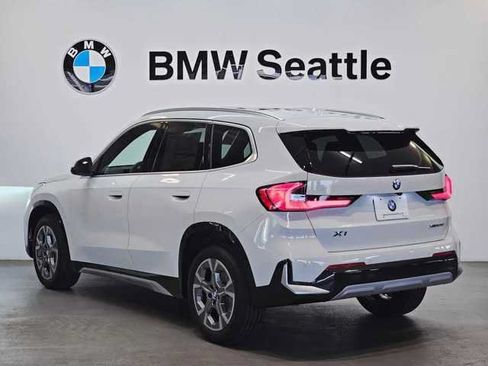 Used 2025 BMW X1 xDrive28i w/ Convenience Package AWD/4WD image 4