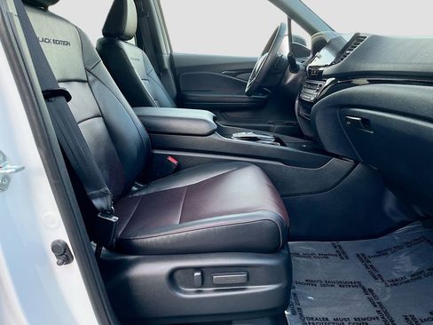 Used 2025 Honda Ridgeline Black Edition image 27