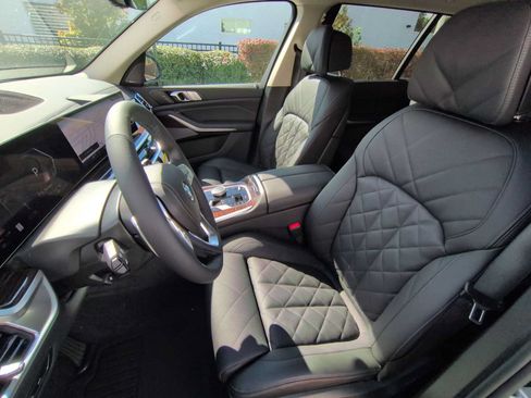 Used 2026 BMW X7 xDrive40i AWD/4WD image 17
