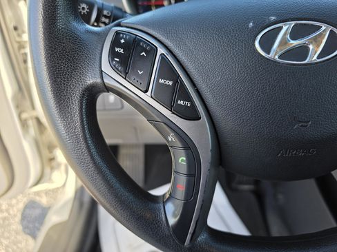 Used 2013 Hyundai Elantra GLS w/ Preferred Pkg image 26