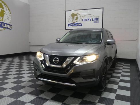 Used 2017 Nissan Rogue S AWD/4WD image 4