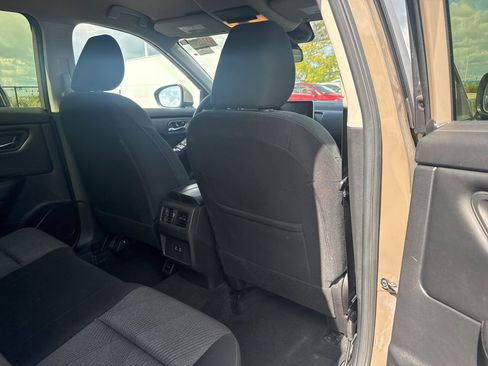 Used 2024 Nissan Rogue SV image 19