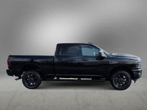 New 2026 RAM 2500 Laramie AWD/4WD image 9