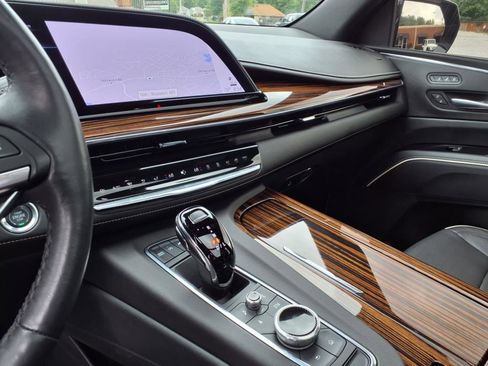Used 2023 Cadillac Escalade Premium Luxury w/ Performance Package image 17