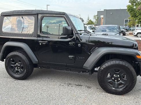 Used 2025 Jeep Wrangler Sport AWD/4WD image 7
