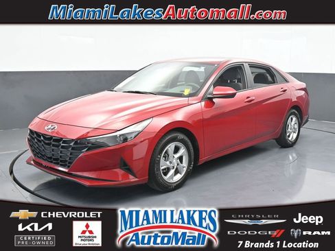 Used 2022 Hyundai Elantra SE w/ Cargo Package image 1