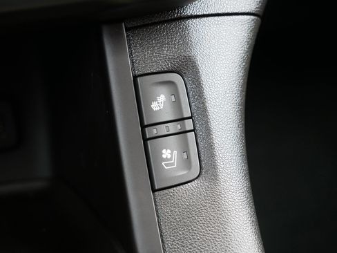 Used 2018 GMC Acadia Denali image 32