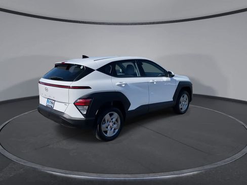 Used 2024 Hyundai Kona SE image 8
