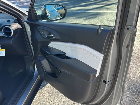 New 2026 Chevrolet Trax LT w/ Driver Confidence Package image 12