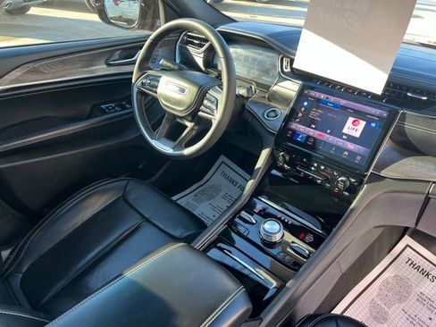 Used 2023 Jeep Grand Cherokee L Overland image 16