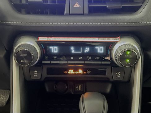 Used 2025 Toyota RAV4 XLE image 26