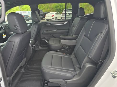 New 2026 GMC Acadia Elevation w/ Elevation Premium Package AWD/4WD image 11