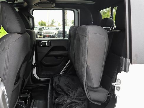 Used 2021 Jeep Gladiator Overland w/ LED Lighting Group image 34