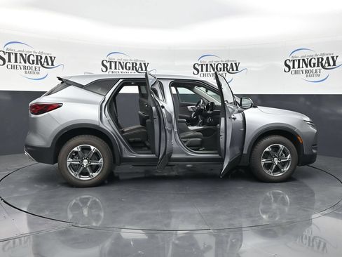 Used 2025 Chevrolet Blazer LT FWD image 39