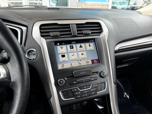 Used 2018 Ford Fusion SE w/ Equipment Group 602A FWD image 33