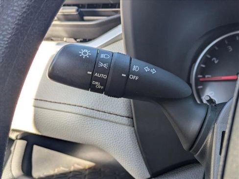 Used 2021 Toyota RAV4 XLE w/ Convenience Package image 12