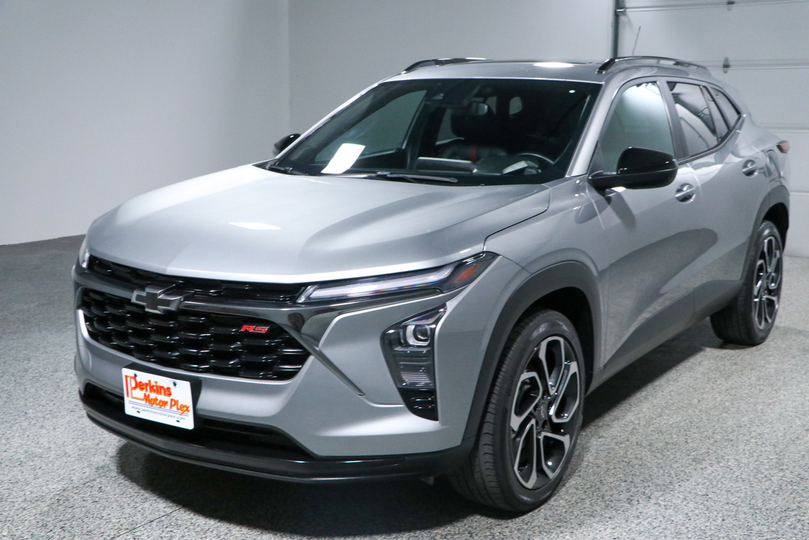 Used 2025 Chevrolet Trax RS w/ Sunroof Package FWD image 31
