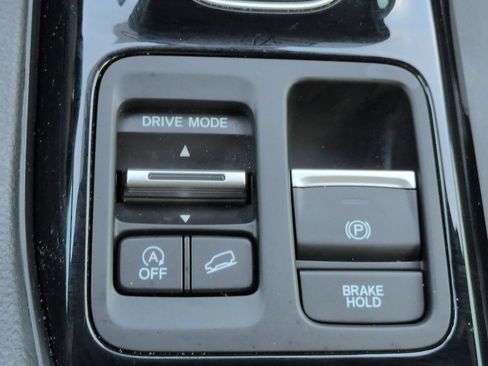 Used 2025 Honda Pilot Sport image 23