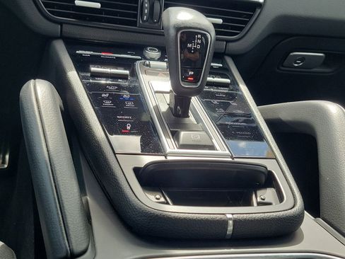 Used 2019 Porsche Cayenne S image 21