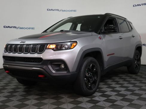 Used 2023 Jeep Compass Trailhawk image 12