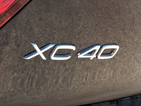 Certified 2025 Volvo XC40 B5 Ultra AWD/4WD image 29
