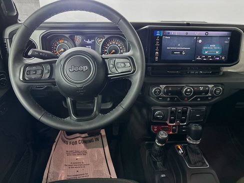 Used 2025 Jeep Wrangler Unlimited Sport AWD/4WD image 20