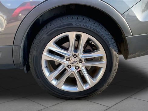 Used 2017 Ford Explorer Limited w/ Equipment Group 301A FWD image 9