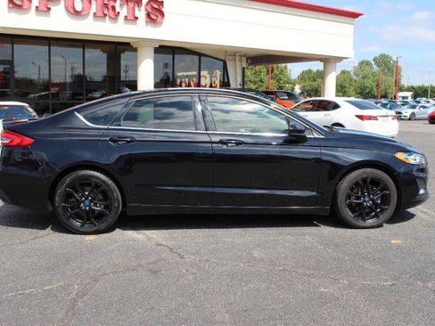 Used 2019 Ford Fusion SE w/ Equipment Group 151A image 3