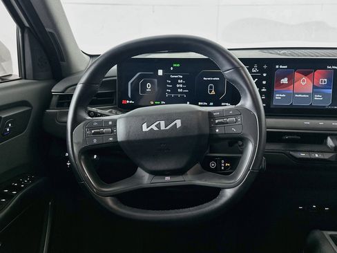 Used 2024 Kia EV9 Light RWD image 18