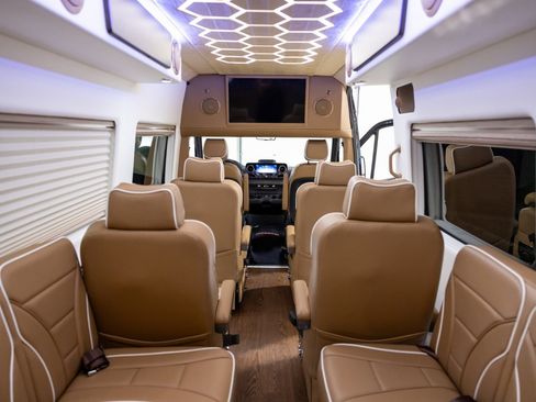 Used 2025 Mercedes-Benz Sprinter 3500 image 37