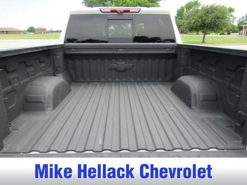 Used 2020 Chevrolet Silverado 1500 LTZ w/ LTZ Premium Package AWD/4WD image 10