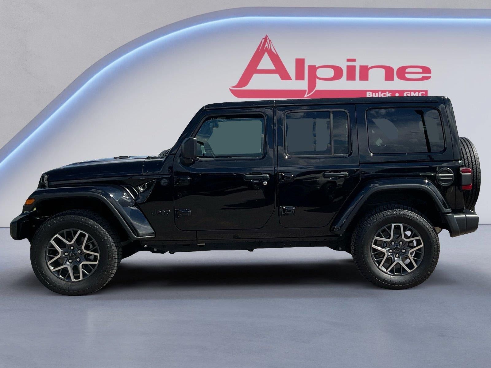 Used 2025 Jeep Wrangler Unlimited Sahara AWD/4WD image 2