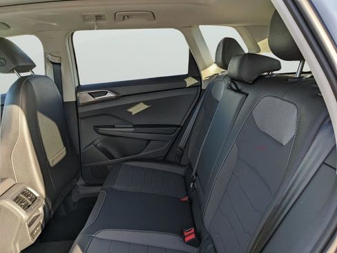 New 2026 Volkswagen Taos SE FWD image 14