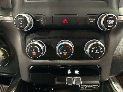 Used 2019 RAM 1500 Big Horn AWD/4WD image 21