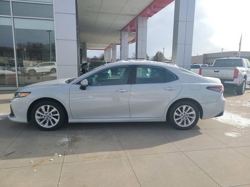 Used 2024 Toyota Camry LE image 4