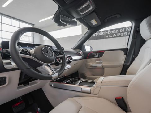 Used 2025 Mercedes-Benz GLB 250 4MATIC image 6