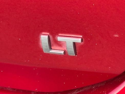 Used 2023 Chevrolet Equinox LT image 9