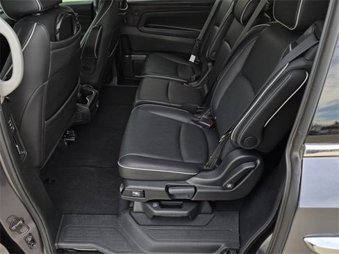 Used 2024 Honda Odyssey Elite image 12